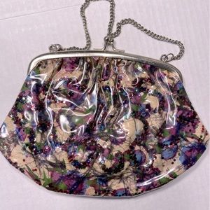 Vintage clutch with his class and chain